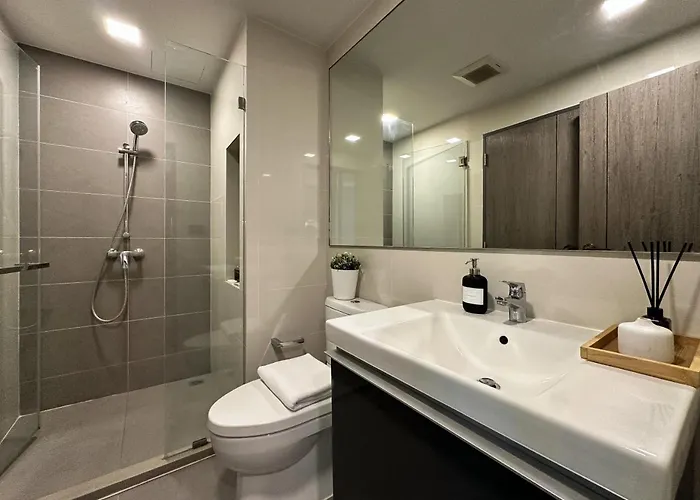 Contemporary Downtown - Ultra Fast Wifi - Bts Asoke * Bangkok